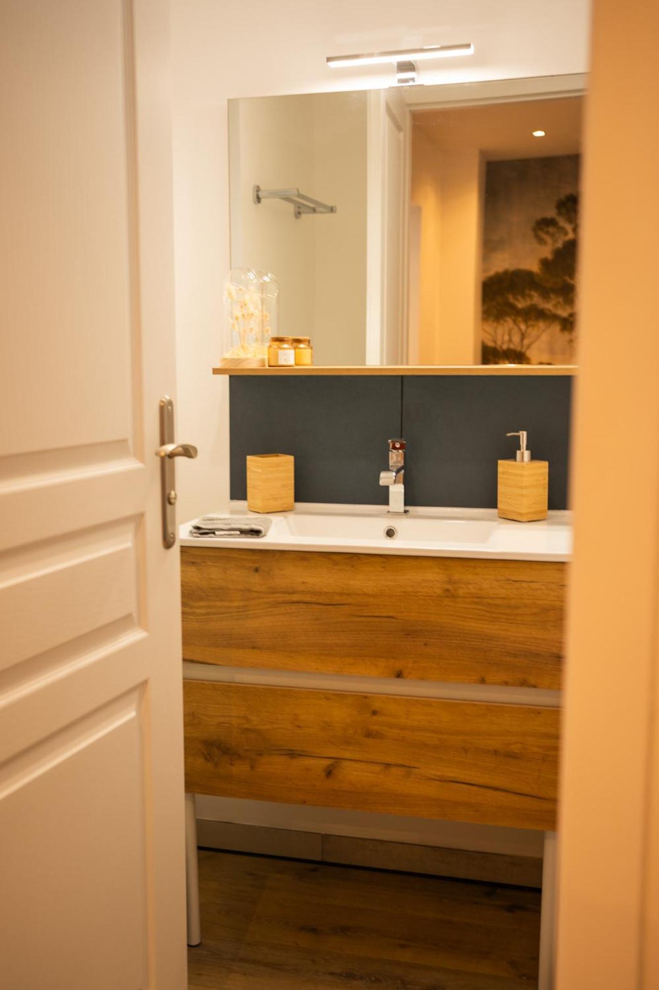 Appartements Plein Centre, A 5 Minutes Du Chateau 온자인 외부 사진